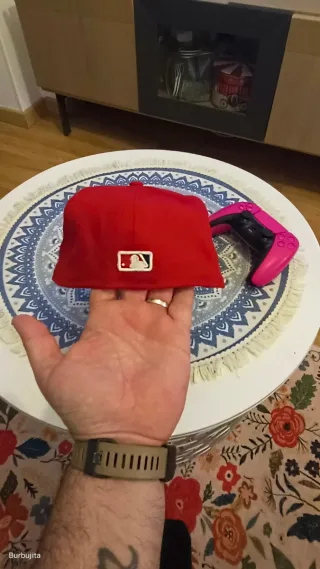 Gorra New Era Roja con bordado floral,original