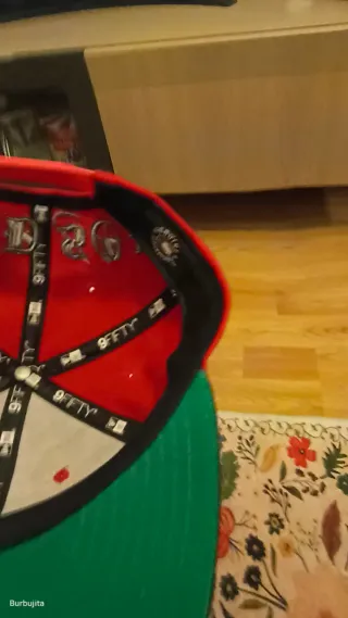 Gorra New Era Roja con bordado floral,original