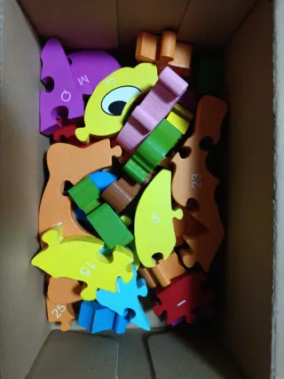 2 Puzzles de madera con letras