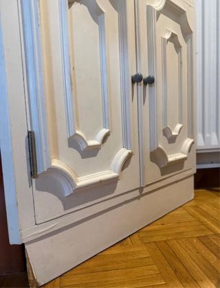 Rinconera d madera blanca  Le falta 1mano de pintp