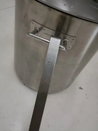 Olla grande acero inox con cucharón
