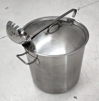 Olla grande acero inox con cucharón