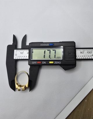 Anillo de oro de 18k piedras, 5.72 g, T-16.