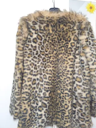 Chaquetón pelo animal print Como nuevo