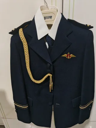 Traje comunión niño azul y dorado talla 7