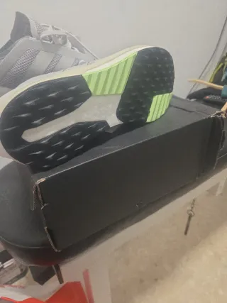 Zapatillas Adidas grises y verdes