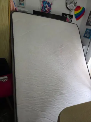 Base tapizada y colchón