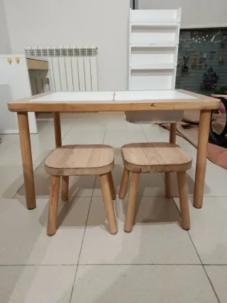 Mesa y 2 taburetes Flisat Ikea