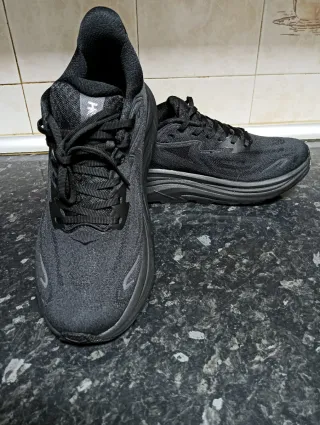 Hoka Clifton 10 Negras Talla 43 1/3