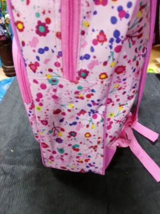 Mochila infantil con estampado floral