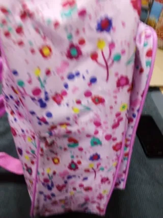 Mochila infantil con estampado floral