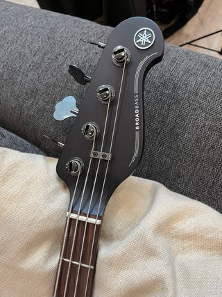Bajo Eléctrico Yamaha BB734 Sunburst