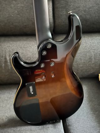 Bajo Eléctrico Yamaha BB734 Sunburst