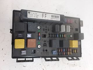 CAJA RELES / FUSIBLES OPEL ASTRA GTC (2)