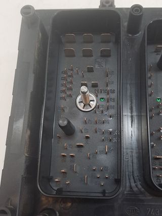 CAJA RELES / FUSIBLES OPEL ASTRA GTC (2)