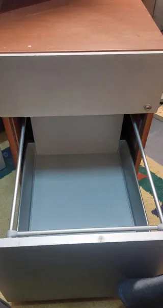 Cajón de oficina madera y metal