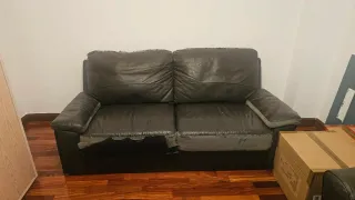 Sofá 2 plazas desgastado