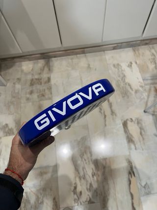 Pala de pádel NUEVA Givova Carbon Fibre