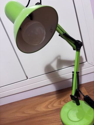 Lámpara flexo escritorio verde pistacho