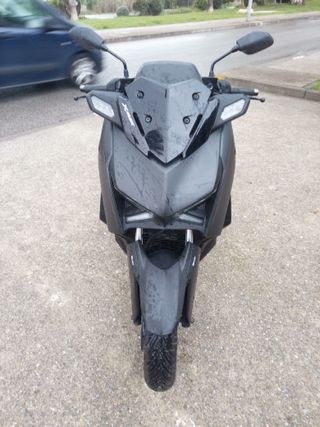 Yamaha X-MAX 125cc Maxiscooter Negra