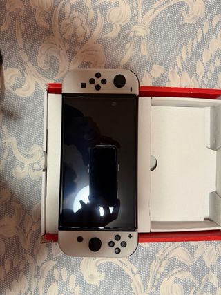Nintendo Switch OLED Bianca
