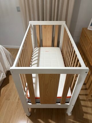 Cuna de madera para niños