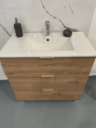 Lote Muebles Exposición Sin Uso