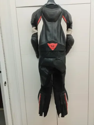 Mono de cuero Dainese