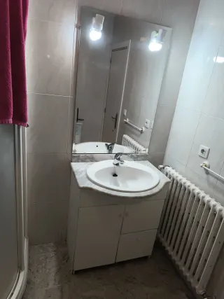 Mueble de baño blanco