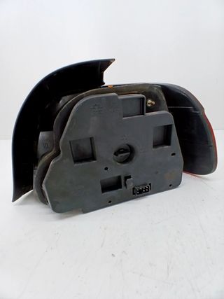 PILOTO TRASERO IZQUIERDO BMW 5 (E39) (2)