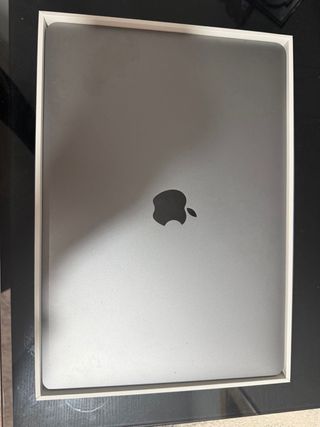 Apple MacBook Air 13" M1 Silver, apenas usado.