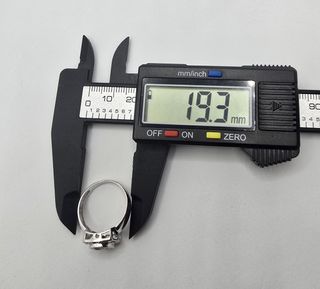 Anillo de oro blanco de 18k piedra, 4.67 g, T-13.