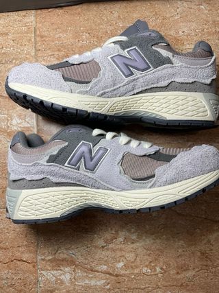 New Balance 2002r Morado Talla 40