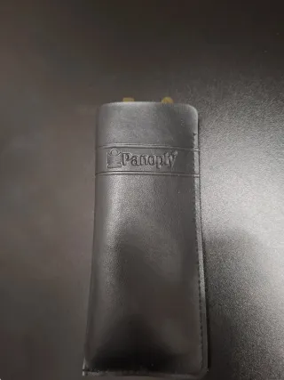 Occhiali da sole rotondi oro e neri