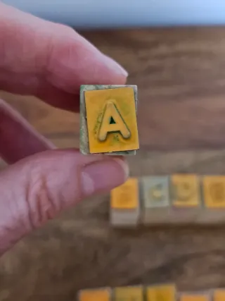 Sellos de letras de madera Abecedario