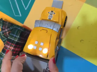 Camión de construcción con 12 vehículos