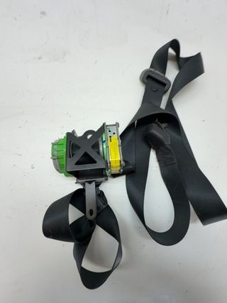 CINTURON SEGURIDAD DELANTERO DERECHO TOYOTA YARIS (_P9_)