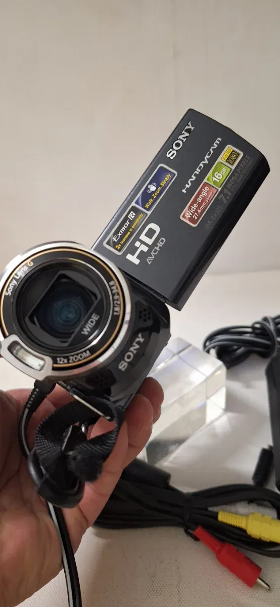 Sony Handycam HDR-CX305 HD AVCHD