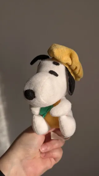 Peluche Snoopy pittore con berretto giallo
