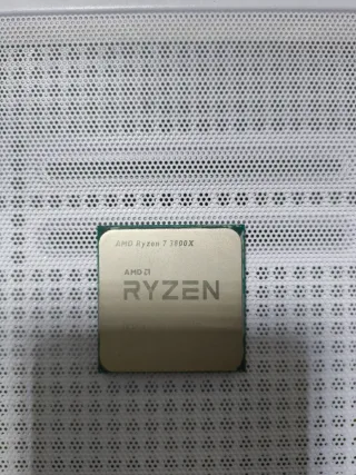 Ryzen 7 3800X Averiado
