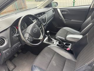 Toyota Auris 2014 Familiar