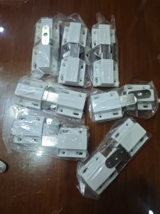 Cierre magnético para puerta de mueble
