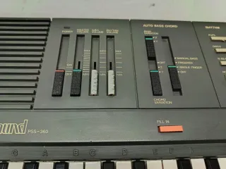 Teclado Yamaha PortaSound PSS-360 Retro