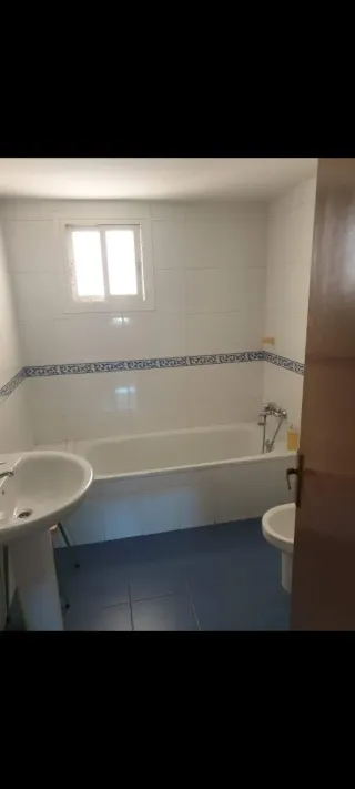 Se alquila habitación