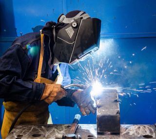 Contrato soldadores oficiales con hilo mig /mag