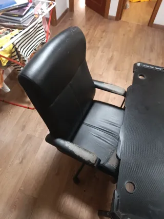 Mesa Gamer Negra con Silla y con luces led