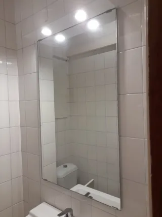 Mueble de baño con espejo