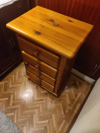 Cajonera rústica de pino