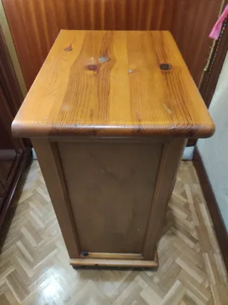 Cajonera rústica de pino