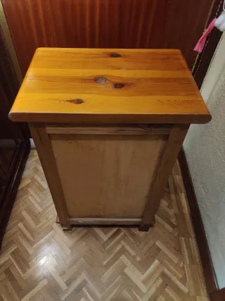 Cajonera rústica de pino